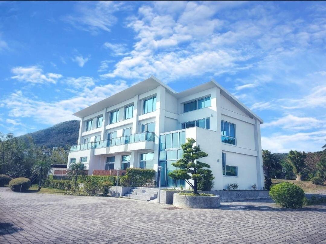 墾丁椰林 海灘文旅 호텔 어롼 외부 사진